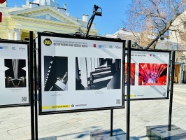 Выставка фотографий призеров и лауреатов открытого детско-юношеского фестиваля «Фотография как образ мира» под названием «Москва многогранная».