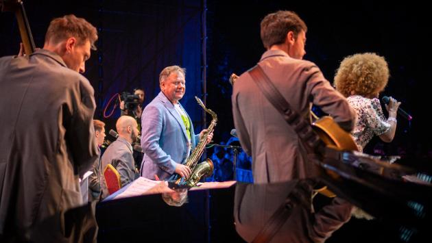 MOSCOW JAZZ FESTIVAL в саду «Эрмитаж». MOSCOW JAZZ FESTIVAL в саду «Эрмитаж».